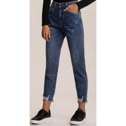 Niebieskie Jeansy Mom Fit Farryn. Niebieskie jeansy damskie Renee. Za 119,99 zł.