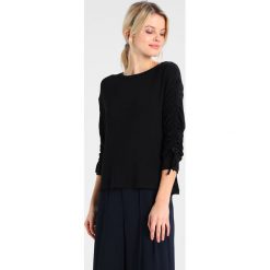 Swetry klasyczne damskie: one more story Sweter black