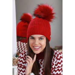 Czapka SILMONA RED. Czerwone szaliki damskie Czapka SILMONA RED, bez wzorów. W wyprzedaży za 29,00 zł.
