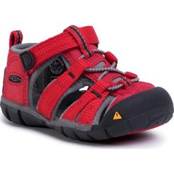 Sandały KEEN - Seacamp II Cnx 1014442 Racing Red/Gargoyle. Czerwone sandały dziewczęce Keen, ze skóry ekologicznej, bez zapięcia. W wyprzedaży za 139,00 zł.
