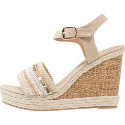 Sandały damskie: Divine Factory Sandały na obcasie beige