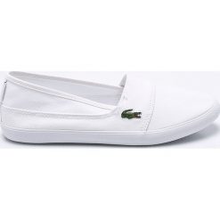 Lacoste - Tenisówki Marice. Białe tenisówki damskie marki Lacoste, z gumy. W wyprzedaży za 239,90 zł.