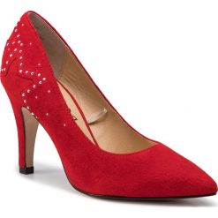 Szpilki CAPRICE - 9-22405-23 Red Suede 530. Czerwone półbuty damskie Caprice, z aplikacjami, z zamszu, eleganckie, bez obcasa, na obcasie, bez zapięcia. W wyprzedaży za 189,00 zł.