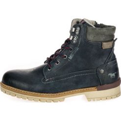 Mustang botki męskie 4142502 44 ciemnoniebieskie. Niebieskie botki męskie Mustang, bez zapięcia. W wyprzedaży za 239,00 zł.