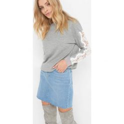 Bluza z koronką. Niebieskie długie bluzy damskie marki Orsay, xs, w koronkowe wzory, z bawełny, z długim rękawem. Za 89,99 zł.