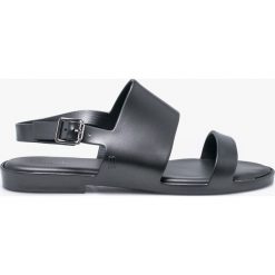 Melissa - Sandały Make a Wish. Czarne klapki damskie Melissa, bez wzorów, z materiału, bez obcasa, na obcasie. W wyprzedaży za 159,90 zł.