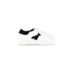 Buty Patrizia Pepe 2V7044/A3LN. Białe trampki i tenisówki damskie Patrizia Pepe, bez wzorów, bez zapięcia. Za 658,12 zł.