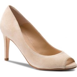 Szpilki SOLO FEMME - 38917-31-D89/000-05-00 Beż. Brązowe szpilki Solo Femme, bez wzorów, ze skóry, bez obcasa, na obcasie, bez zapięcia. W wyprzedaży za 189,00 zł.