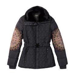 Desigual kurtka damska Padded Aggu 36 czarna. Czarne kurtki damskie Desigual, na zimę, bez wzorów. Za 799,00 zł.