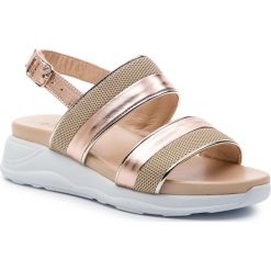Sandały INUOVO - 114008 Beige. Żółte klapki damskie Inuovo, bez wzorów, ze skóry, bez obcasa. Za 299,00 zł.