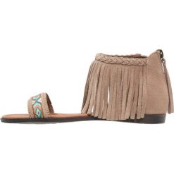 Rzymianki damskie: Minnetonka MOROCCO Sandały taupe