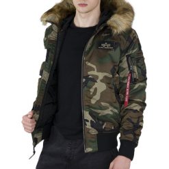 ALPHA INDUSTRIES MA-1 HOODED CW > 198118-408. Czerwone kurtki męskie Alpha Industries, xl, z aplikacjami, z dzianiny, klasyczne. W wyprzedaży za 649,99 zł.