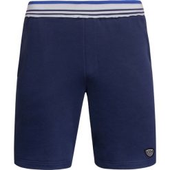 Szorty EA7 EMPORIO ARMANI. Niebieskie kąpielówki męskie EA7 Emporio Armani, z aplikacjami, z dzianiny, na fitness i siłownię. W wyprzedaży za 265,00 zł.