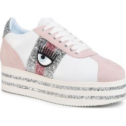 Sneakersy CHIARA FERRAGNI - CF2621-012 Pink. Białe półbuty damskie Chiara Ferragni, z aplikacjami, ze skóry, bez obcasa, na koturnie, bez zapięcia. Za 1499,00 zł.
