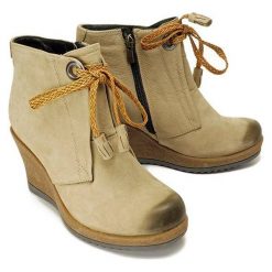 LANQIER 41C372 beige, botki damskie. Brązowe koturny damskie Lanqier, bez obcasa, na koturnie, bez zapięcia. Za 289,90 zł.