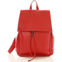 Praktyczny plecak z naturalnej skóry DALLAS czerwień cherry. Czerwone plecaki damskie Vera Pelle, w paski, ze skóry. Za 299,00 zł.