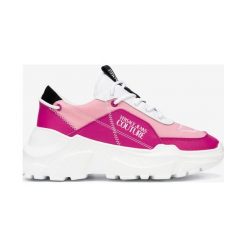 Versace Jeans Couture Tenisówki Różowy Biały. Różowe trampki i tenisówki damskie Versace Jeans Couture, bez wzorów, z jeansu, bez zapięcia. Za 817,95 zł.