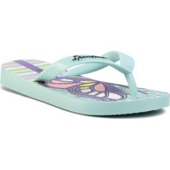 Japonki IPANEMA - Temas XIII Kids 82773 Green/Green/Lilac 24825. Zielone sandały dziewczęce Ipanema, z tworzywa sztucznego, bez zapięcia. Za 59,99 zł.