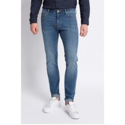 Lee - Jeansy Malone Common Blue Baza. Niebieskie jeansy męskie marki Lee. Za 319,90 zł.