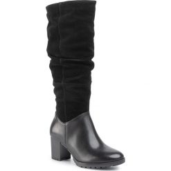 Kozaki CAPRICE - 9-25616-23 Black Comb 019. Czarne kozaki damskie Caprice, ze skóry, bez obcasa, na obcasie, bez zapięcia. W wyprzedaży za 439,00 zł.
