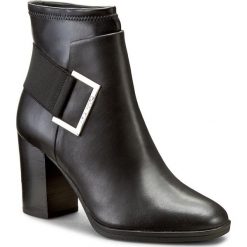 Botki CALVIN KLEIN BLACK LABEL - Ettore E4379 Black. Czarne botki damskie na obcasie Calvin Klein Black Label, z materiału. W wyprzedaży za 459,00 zł.