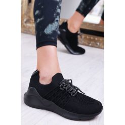 Damskie buty sportowe VEMONA BLACK. Czarne buty sportowe damskie IVET, bez wzorów, sportowe, do biegania. W wyprzedaży za 119,00 zł.
