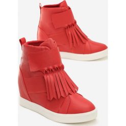 Czerwone Sneakersy Maritta. Czerwone sneakersy damskie Born2be. W wyprzedaży za 49,99 zł.