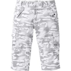 Spodnie bojówki 3/4 Straight Fit bonprix biały z nadrukiem. Białe spodnie męskie bonprix, m, z nadrukiem, militarne. Za 129,99 zł.