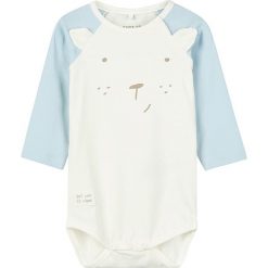 Body "Dajani" w kolorze kremowo-błękitnym. Niebieskie body niemowlęce marki name it girls, bez wzorów, z bawełny, bez rękawów. W wyprzedaży za 32,95 zł.