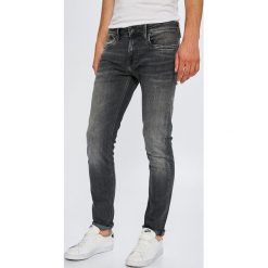 Pepe Jeans - Jeansy Hatch. Szare jeansy męskie Pepe Jeans, bez wzorów, z obniżonym stanem. W wyprzedaży za 299,90 zł.