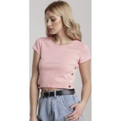 Jasnoróżowy T-shirt Malato. Różowe bluzki damskie Renee, s, bez wzorów, bez kołnierzyka, bez rękawów. W wyprzedaży za 39,99 zł.