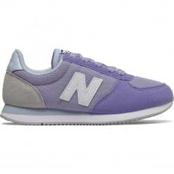New Balance YC220LCB. Buciki niemowlęce New Balance, na lato, z materiału, bez zapięcia. Za 199,99 zł.