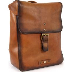 Skórzany plecak unisex DAAG ALIVE 38 koniakowy. Brązowe plecaki męskie daag, bez wzorów, ze skóry. Za 615,99 zł.
