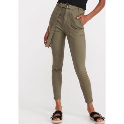 Spodnie slim z wysokim stanem - Khaki. Brązowe spodnie damskie Reserved, z podwyższonym stanem. Za 99,99 zł.