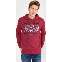 Jack & Jones New Gerard Bluza Czerwony. Czerwone bluzy męskie Jack & Jones, l, z haftami, z bawełny, bez kołnierzyka, bez rękawów, bez kaptura. Za 175,95 zł.