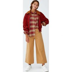 Koszula w kratę. Szare koszule damskie Pull&Bear, bez wzorów, bez kołnierzyka, z długim rękawem. Za 89,90 zł.