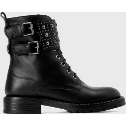 Kazar Studio - Workery skórzane. Czarne workery damskie Kazar Studio, ze skóry, bez obcasa, na obcasie, na sznurówki. W wyprzedaży za 249,90 zł.