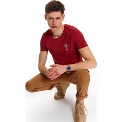 T-shirt gładki. Czerwone t-shirty męskie na wiosnę, m, z nadrukiem, z bawełny, wakacyjne, krótkie. Za 39,99 zł.