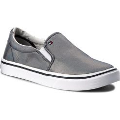 Tenisówki TOMMY HILFIGER - Metallic Light Weight FW0FW03029 Midnight 403. Szare półbuty damskie TOMMY HILFIGER, na co dzień, bez wzorów, z gumy, bez obcasa, na płaskiej podeszwie, bez zapięcia. W wyprzedaży za 209,00 zł.