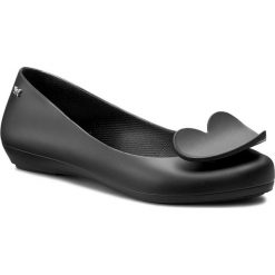 Baleriny ZAXY - Pop Heart Fem 82002 Black 01003 V285006. Czarne baleriny damskie Zaxy, bez wzorów, z tworzywa sztucznego, klasyczne, bez obcasa. W wyprzedaży za 129,00 zł.