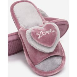 Fioletowe Kapcie Jaenlyss. Fioletowe kapcie damskie Born2be. Za 39,99 zł.