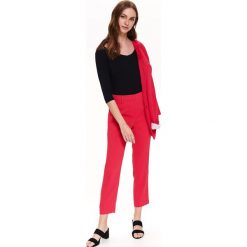T-shirt z rękawem 3/4. Czarne t-shirty damskie Top Secret, bez wzorów, z dzianiny, z dekoltem na plecach. W wyprzedaży za 29,99 zł.