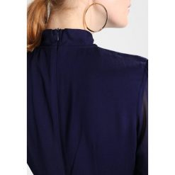 Sukienki hiszpanki: Carolina Cavour Sukienka koktajlowa dark sapphire