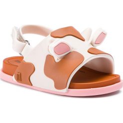 Sandały MELISSA - Mini Melissa Beach Slide Sanda 32405 Beige/Brown/Pink 53340. Brązowe sandały dziewczęce Melissa, z tworzywa sztucznego, bez zapięcia. W wyprzedaży za 169,00 zł.