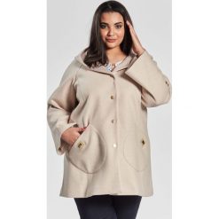 Beżowy Płaszcz Adelajda duże rozmiary OVERSIZE PLUS SIZE WIOSNA. Brązowe płaszcze damskie Moda Size Plus Iwanek, na wiosnę, s, z aplikacjami, z wełny, eleganckie, plus size. Za 275,00 zł.