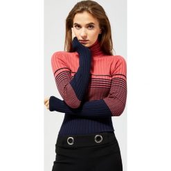 Sweter typu golf. Różowe swetry damskie Moodo, xs, w paski, z wiskozy, z długim rękawem, długie, bez kaptura. Za 39,99 zł.