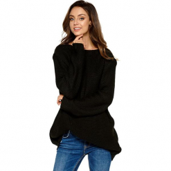 Sweter w kolorze czarnym. Czarne bez kategorii Lemoniade, ze splotem, z okrągłym kołnierzem. Za 169,95 zł.