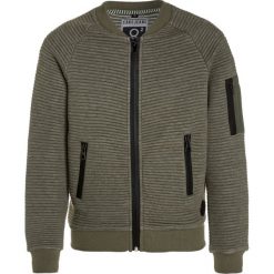 Cars Jeans IVAN Kurtka przejściowa army. Zielone kurtki męskie marki Cars Jeans, z bawełny. W wyprzedaży za 160,30 zł.