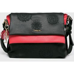 Desigual - Torebka. Czarne torebki klasyczne damskie Desigual, bez wzorów, ze skóry ekologicznej, casualowe, na ramię, średnie, bez dodatków. Za 349,90 zł.