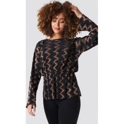 NA-KD Party Glittery Pattern Long Sleeve Top - Black. Czarne topy damskie NA-KD Party, bez wzorów, z materiału, z okrągłym kołnierzem. W wyprzedaży za 48,78 zł.